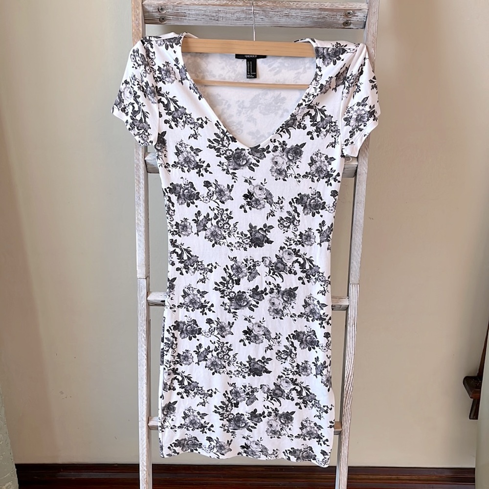 Forever 21 Medium Floral Dress